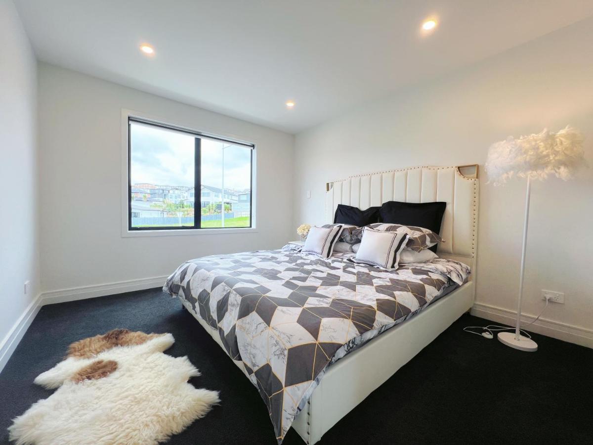 Villa Elegant Beach House In Long Bay à Auckland Extérieur photo